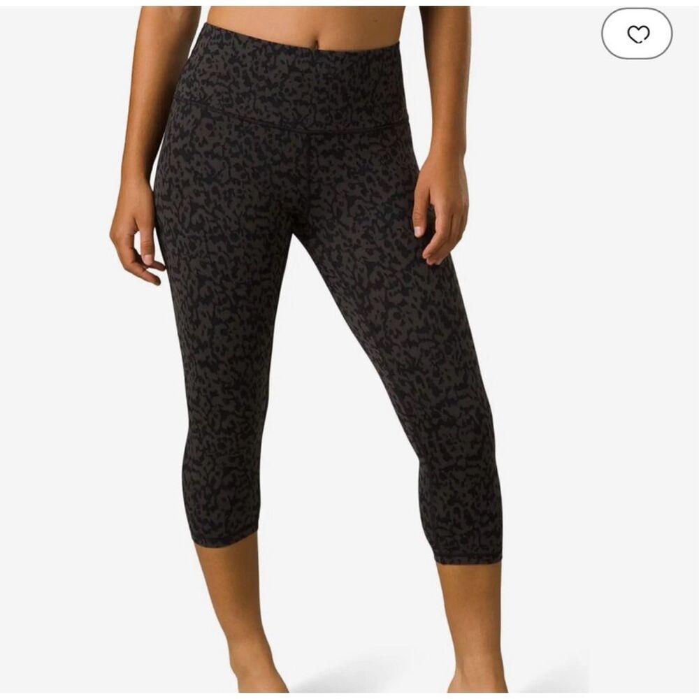 prAna $99 Chakara Capri Tights Dark Iron Wild Womens Medium NEW